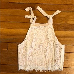 SUPER CUTE CROP WHITE ARITIZA LACE TANK size 2